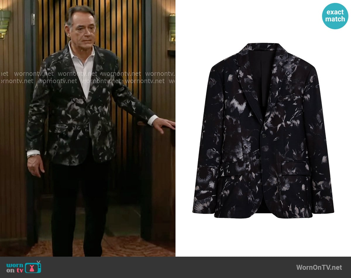 Bugatchi Floral Notch Lapel Blazer worn by Joey Armstrong (Jon Lindstrom) on Beyond the Gates