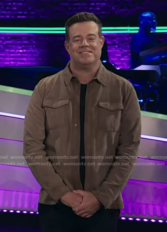 Carson Daly’s brown suede shirt jacket on The Voice
