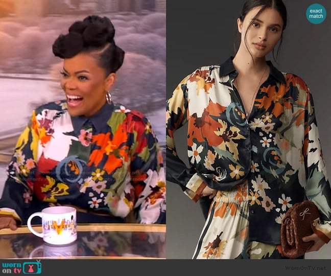 Conditions Apply Blooming Long-Sleeve Collared Blouse worn by Yvette Nicole Brown on The View