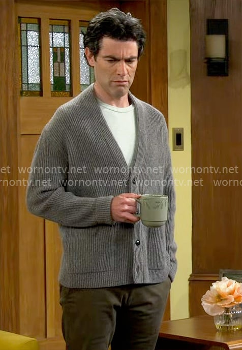 Dave's grey v-neck cardigan on The Neighborhood