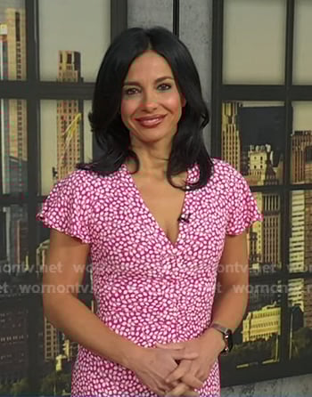 Dr. Tara Narula’s pink floral v-neck dress on Good Morning America