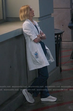 Dr. Toni Wright's grey sneakers on Greys Anatomy