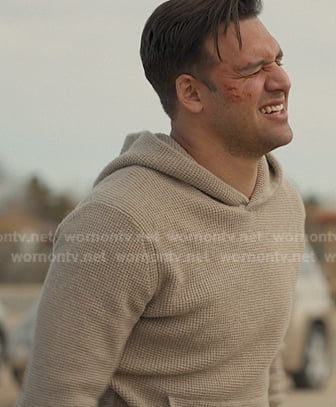 Eddie’s beige waffle hoodie on 9-1-1