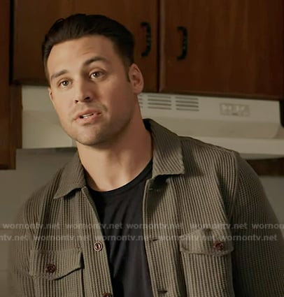 Eddie's green waffle shirt on 9-1-1