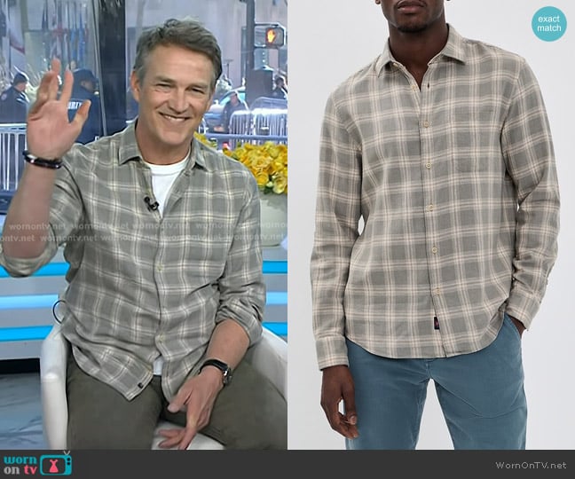 Faherty Palmetto Shirt in Shore Sage Plaid worn by Stephen Moyer on Today