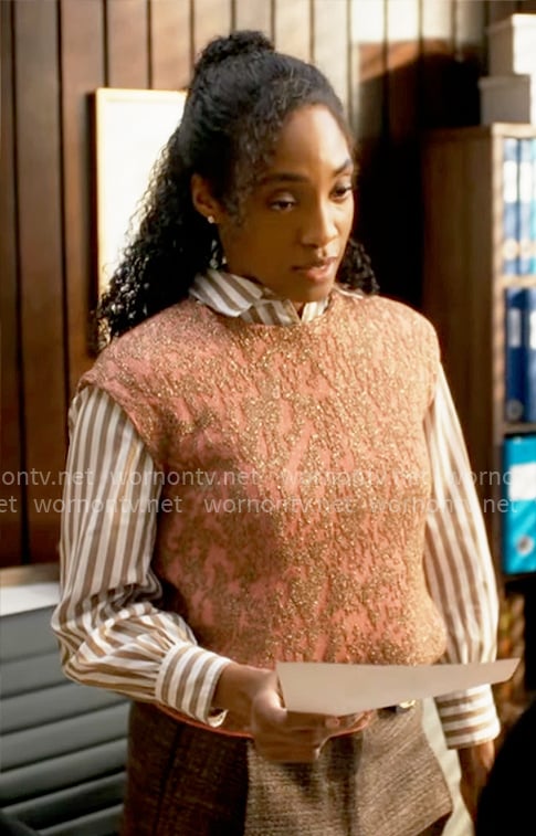 Faith’s coral textured vest on Will Trent