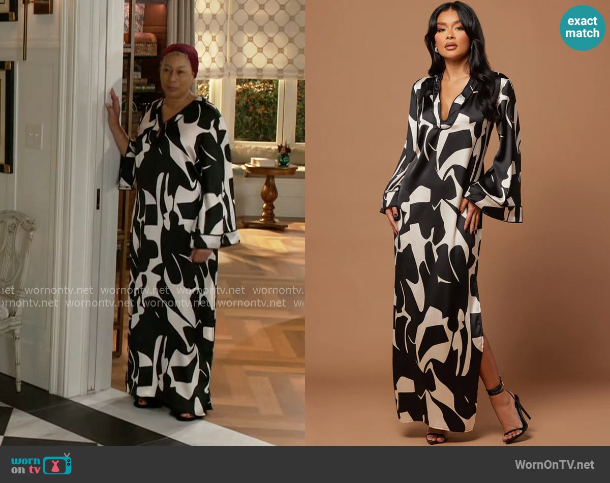 Anita’s black and white printed kaftan on Beyond the Gates