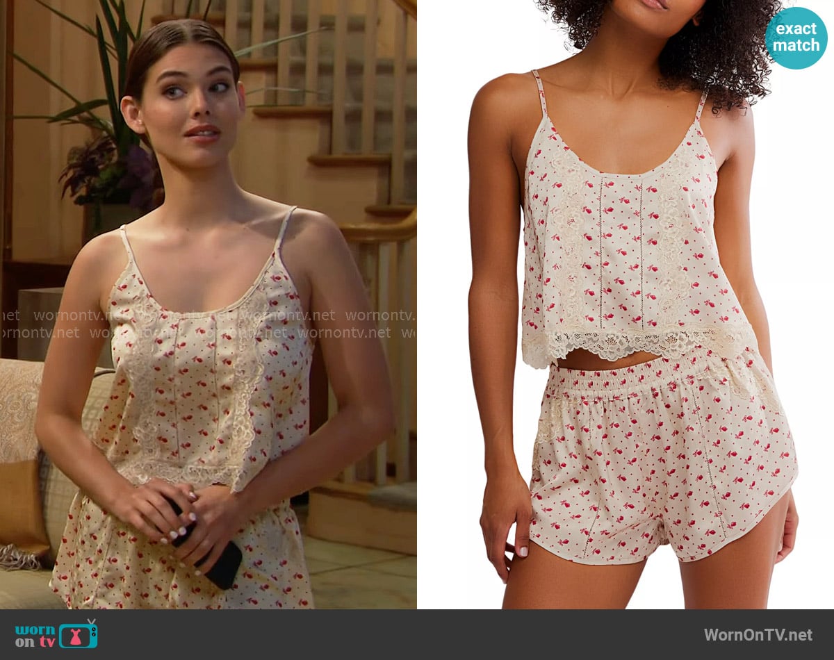 Electra’s floral pajamas on The Bold and the Beautiful Electra’s floral pajamas on The Bold and the Beautiful