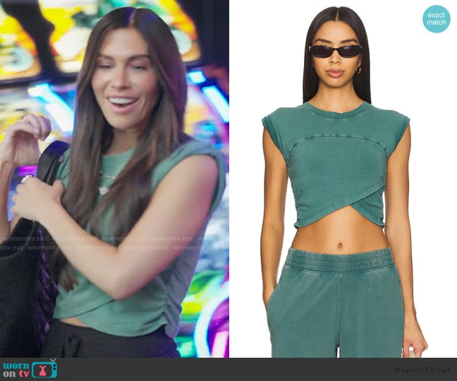 Free People Movement Hot Shot Crossover Set worn by Jessi Ngatikaura on The Secret Lives of Mormon Wives