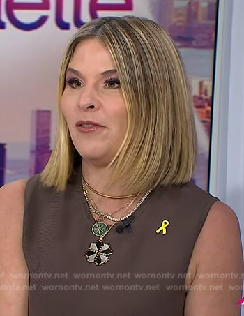 Jenna’s clover pentant necklace on Today