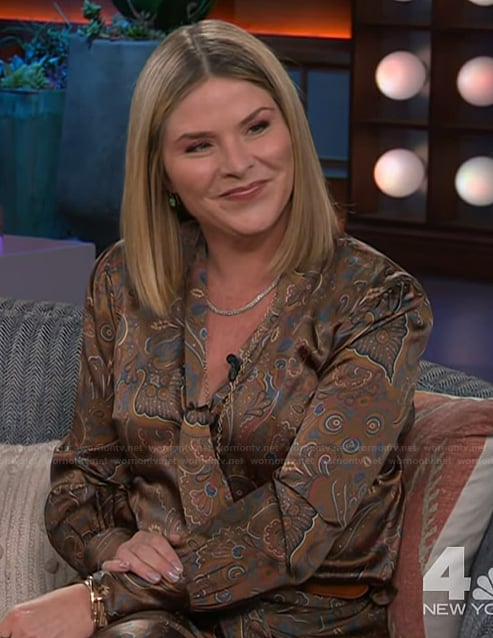 Jenna’s paisley print satin top and skirt on The Kelly Clarkson Show