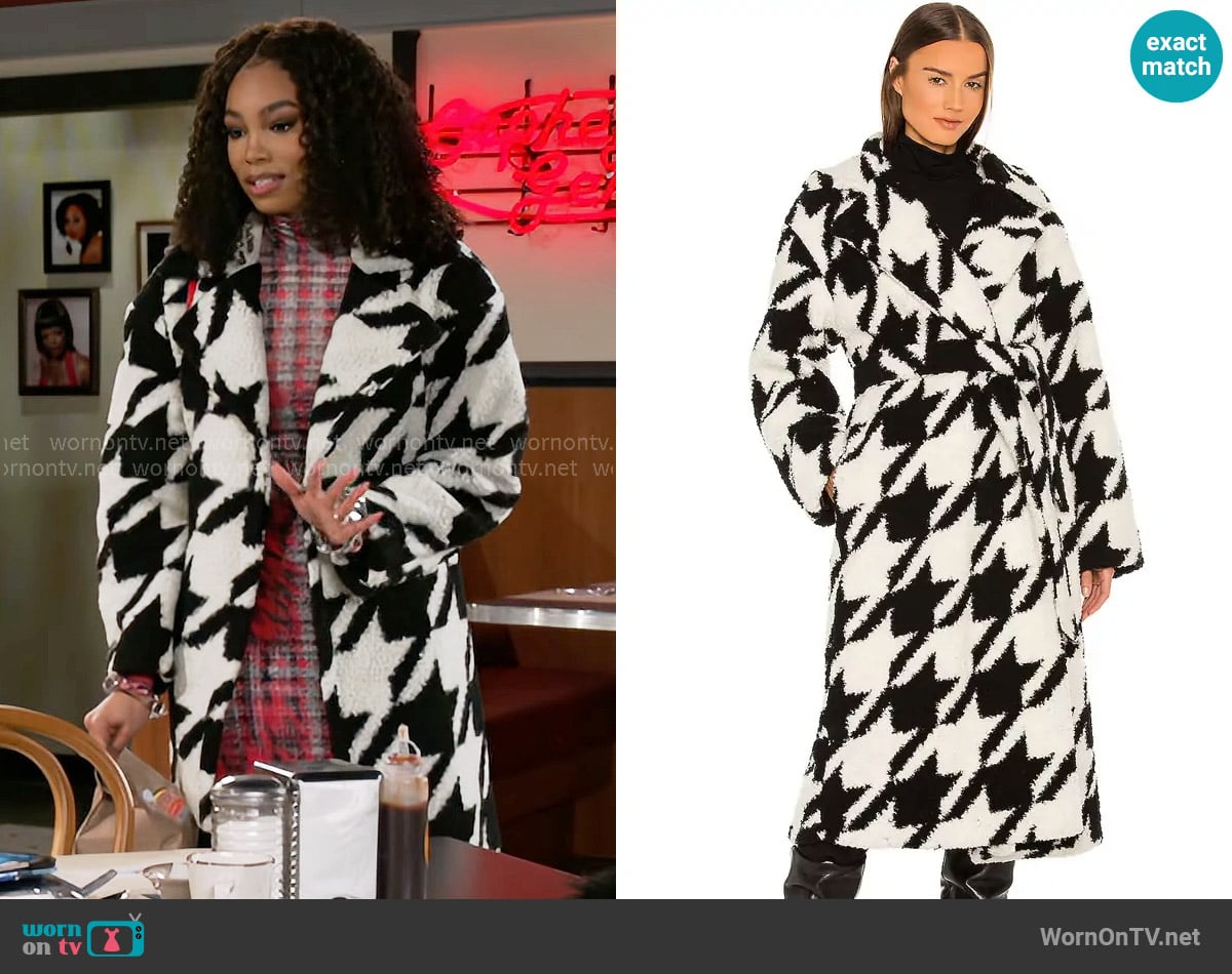 L'Academie Arlo Coat worn by Chelsea Hamilton (RhonniRose Mantilla) on Beyond the Gates
