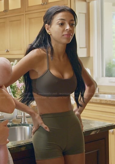 Layla's green sports bra and biker shorts on The Secret Lives of Mormon Wives