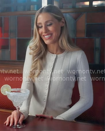 Lily's cream knit cardigan on Scrubs