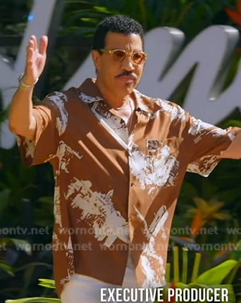 Lionel Richie's brown print short sleeve shirt on American Idol