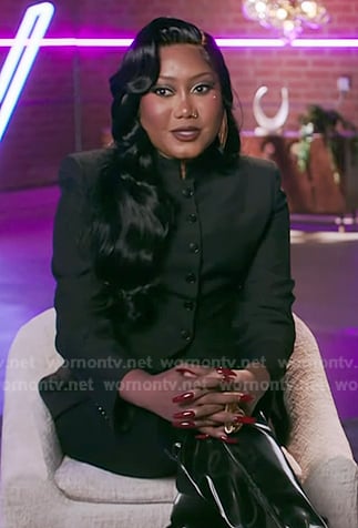 Muni Long's black band collar jacket on The Voice