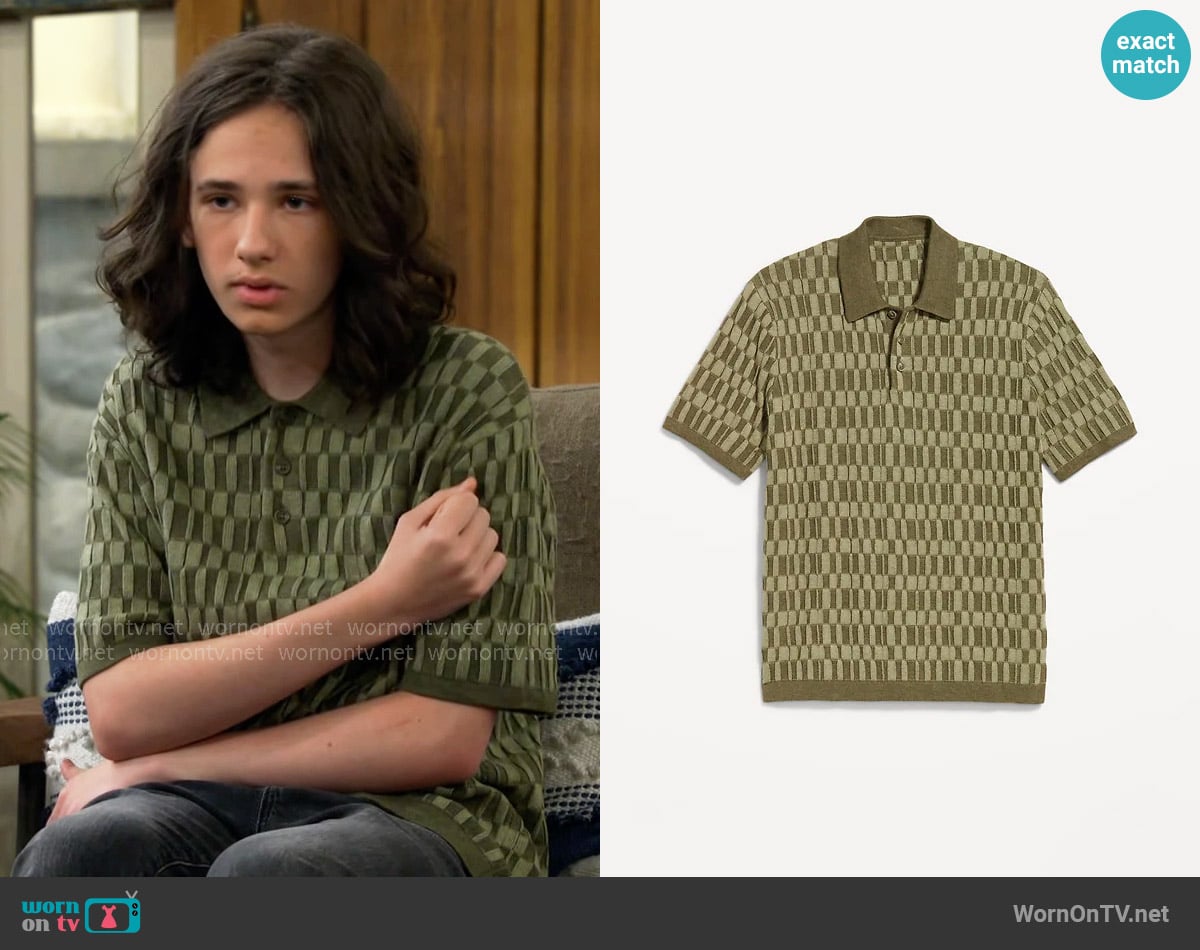 Old Navy Short-Sleeve Sweater-Knit Polo worn by Grover Johnson (Hank Greenspan) on The Neighborhood