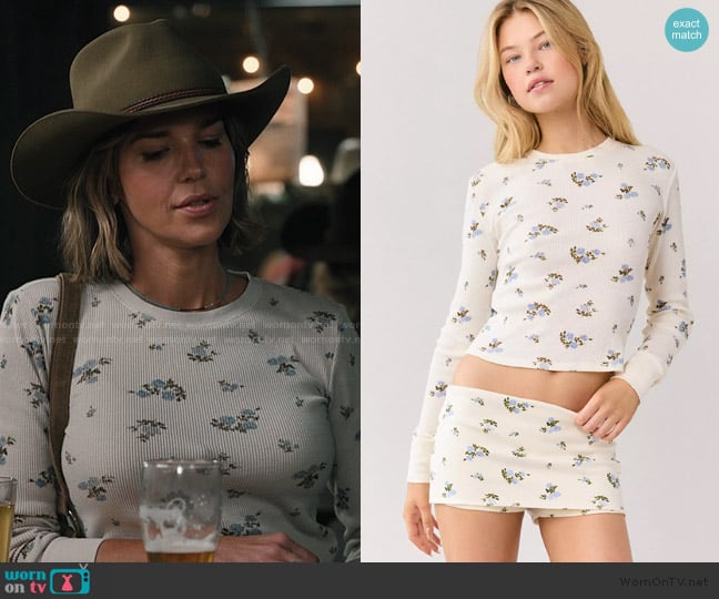 Out From Under Darling Long Sleeve Slim Tee worn by Belle Skinner (Arielle Kebbel) on Marshals