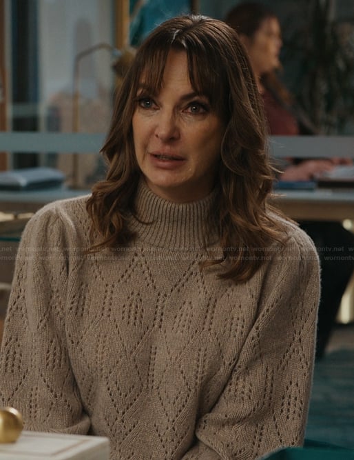 Rachel’s beige knit pointelle sweater on Matlock