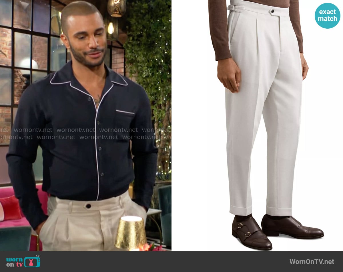 Holden’s white pants on The Young and the Restless