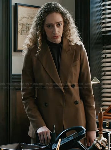 Samantha’s brown double breasted blazer on Elsbeth