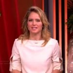Sara’s ivory boat neck top and pants on The View