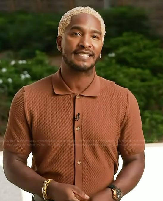 Scott’s brown short sleeve cardigan on Access Hollywood