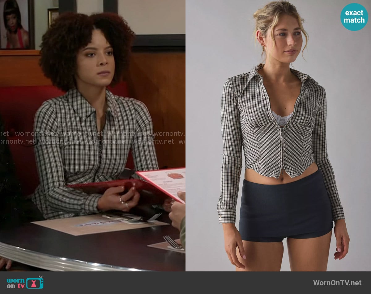 Silence + Noise at Urban Outfitters Hailey Zip-Up Slim Shirt worn by Deanna McBride (Angela Fairley) on Beyond the Gates