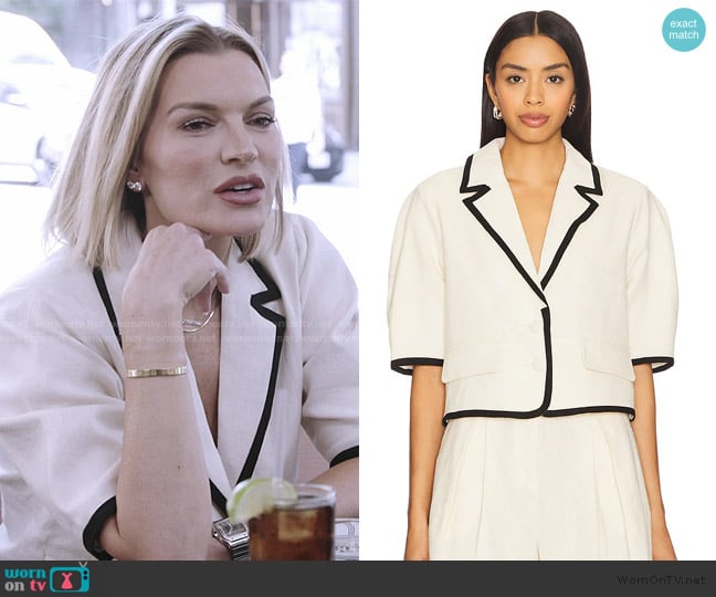 Lindsay’s white contrast trim top on Summer House Lindsay’s white contrast trim top on Summer House