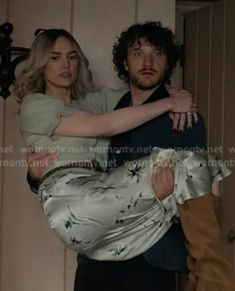 Tia's green short sleeve cardigan and floral skirt on 9-1-1