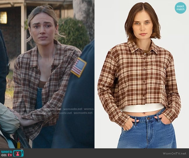 Volcom Cuffed Long Sleeve Button-Down Shirt worn by Tia (Bayley Corman) on 9-1-1