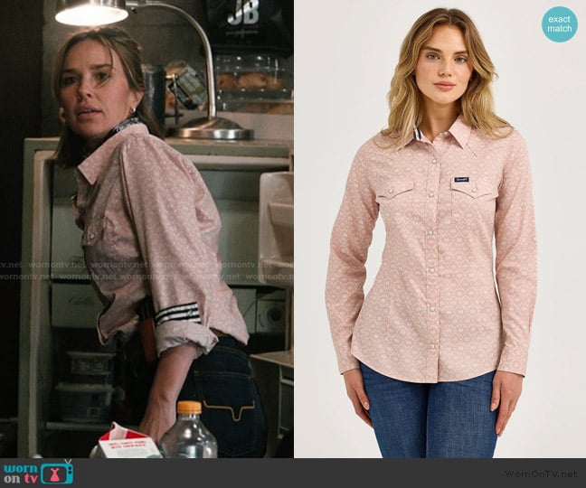 Wrangler All Occasion Blush Pink Western Snap Shirt worn by Belle Skinner (Arielle Kebbel) on Marshals