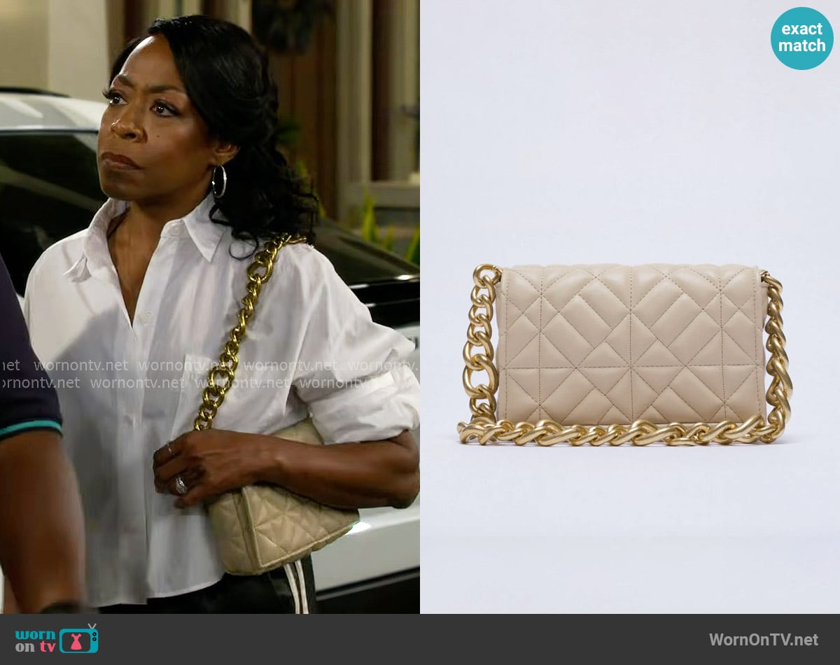 Zara Quilted Chain Strap Shoulder Bag worn by Tina Butler (Tichina Arnold) on The Neighborhood