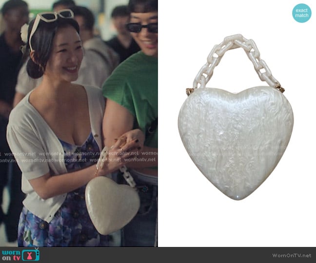 A New Day Heart Shaped Handbag worn by Yuri Han (Gia Kim) on XO Kitty