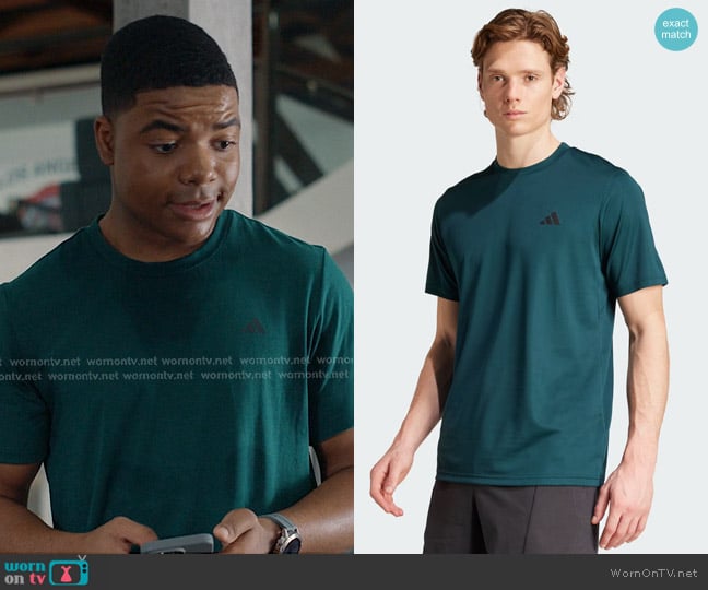 Harry’s green tee on 9-1-1