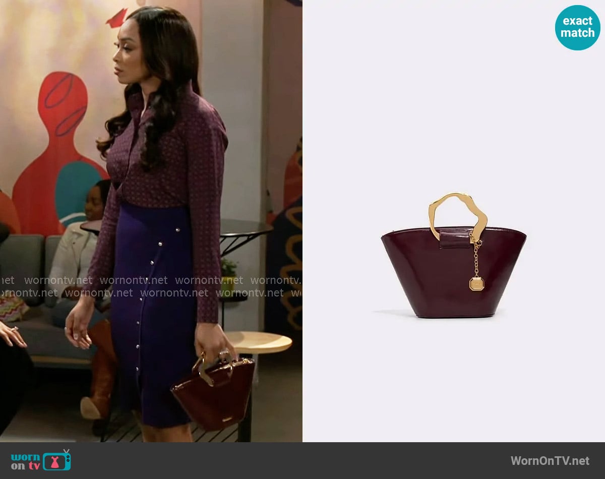 Aldo Goldenview Bag worn by Madison Montgomery (Kenjah) on Beyond the Gates