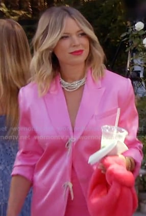 Amanda’s pink oversized blazer on The Real Housewives of Beverly Hills
