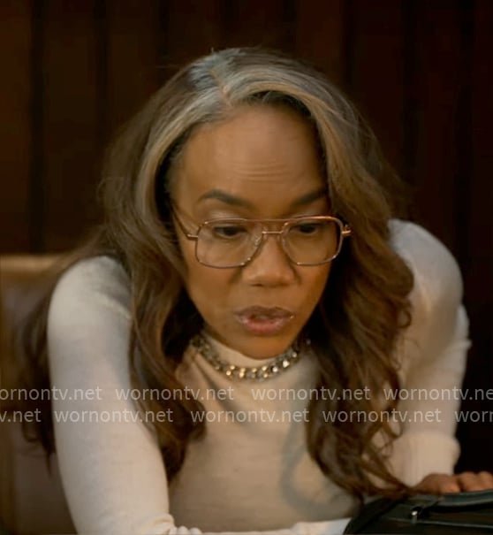 Amanda’s white chain detail sweater on Will Trent