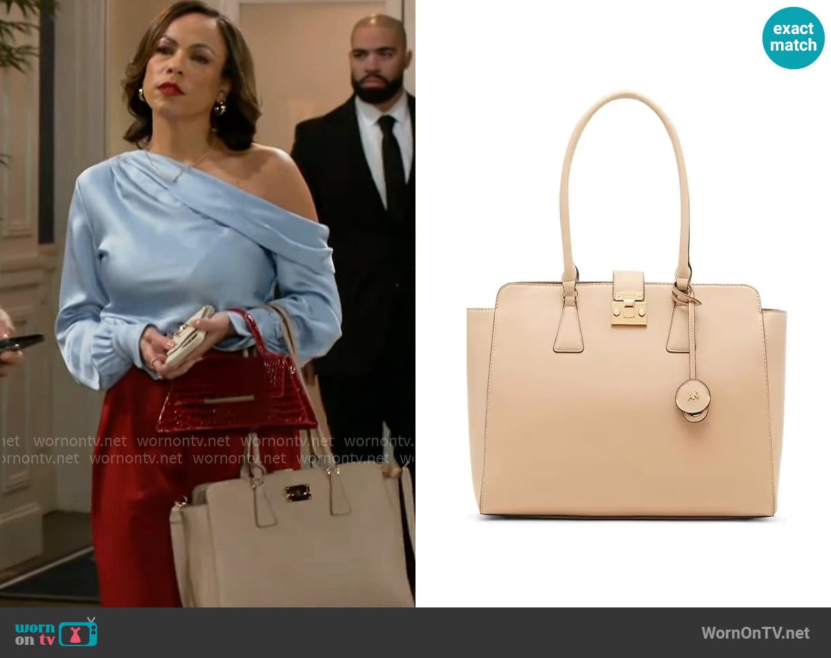 Anne Klein Laptop Work Tote worn by Nicole Dupree Richardson (Daphnee Duplaix) on Beyond the Gates