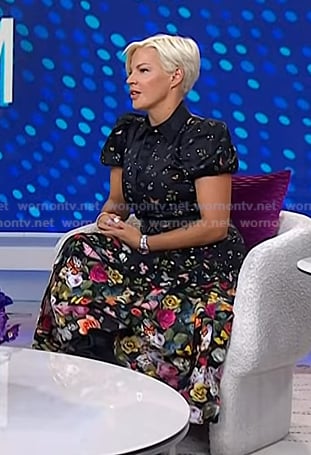 Anne Mahlum’s black floral puff sleeve shirtdress on Today