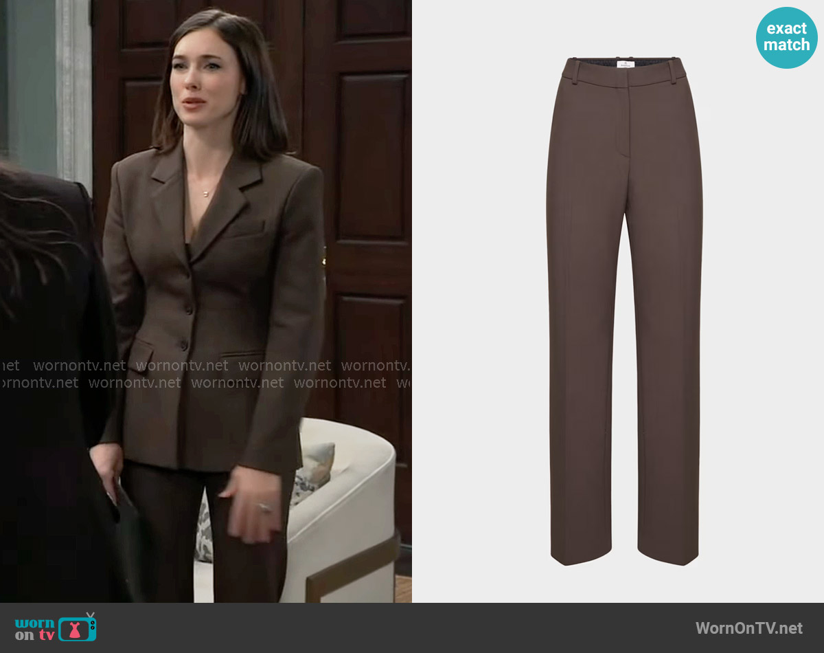 Willow’s chocolate brown pants on General Hospital Willow’s chocolate brown pants on General Hospital
