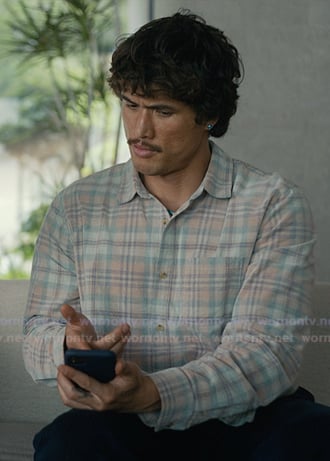 Austin's plaid button down shirt on Beef