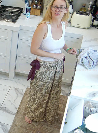 Bailey's camo tie pants on Summer House