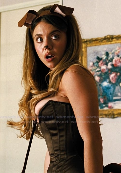 Cassie’s brown corset on Euphoria