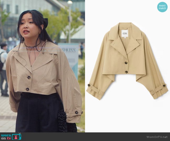 Cos Cropped Hybrid Trench Coat in Beige worn by Lara Jean Covey (Lana Condor) on XO Kitty