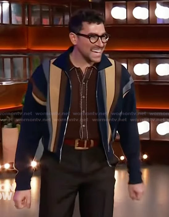 Dan Levy's striped sweatshirt on The Kelly Clarkson Show