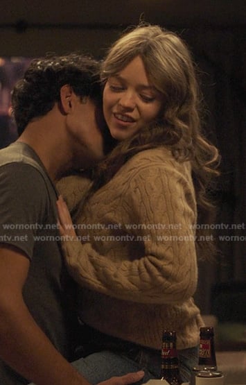 Dani’s beige cable knit sweater on Greys Anatomy