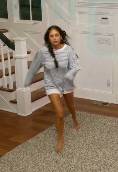 Dara’s striped sweatshirt on Summer House