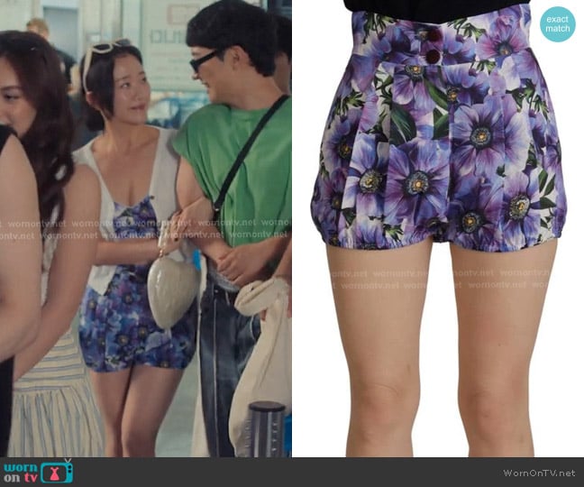 Dolce & Gabbana  Anemone-Print High Waist Hot Pants worn by Yuri Han (Gia Kim) on XO Kitty