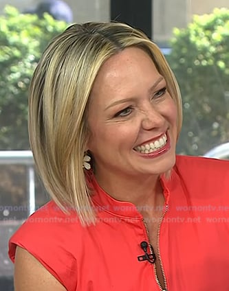 Dylan’s white flower earrings on Today